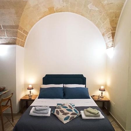 Palazzo Saraceno Apartment-Taras Tarento Exterior foto